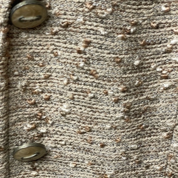 Elegant Tan/brown/white 2 Pc St John suit. - Picture 4 of 6